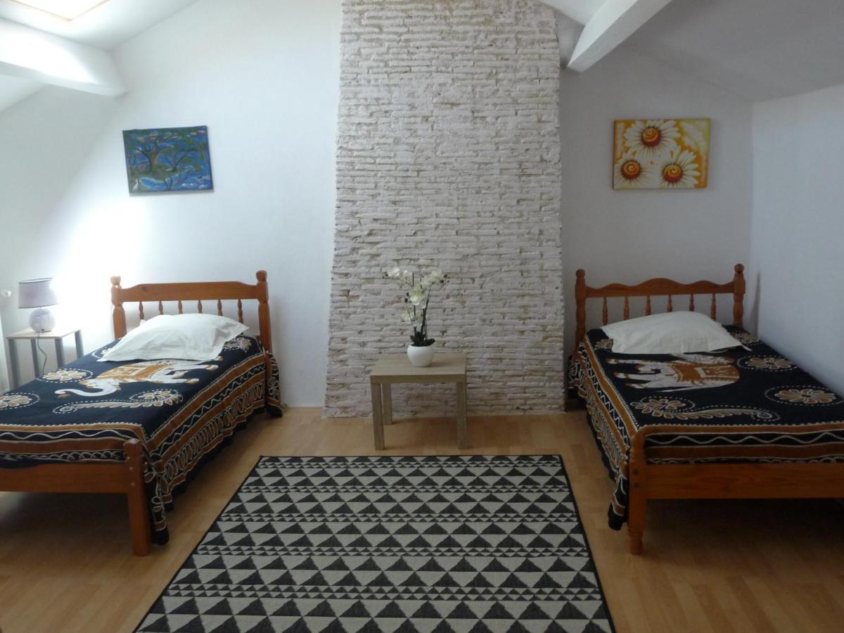 Bed and Breakfast Les Tuileries Ponteyraud Exterior foto